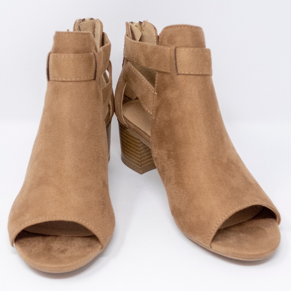 Womens City Classified Ankle Bootie Brown Leather